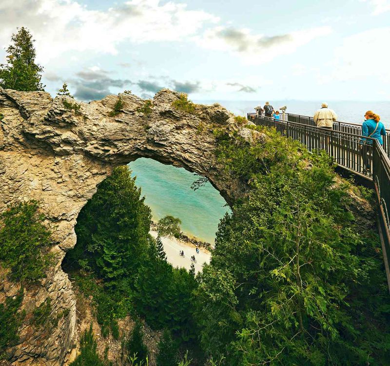 When Travel Became a Stage