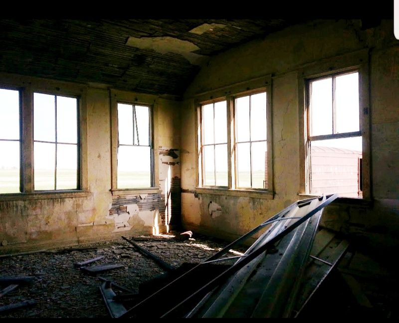 The Silence That Defines the Experience of Walking Near the Old Lots