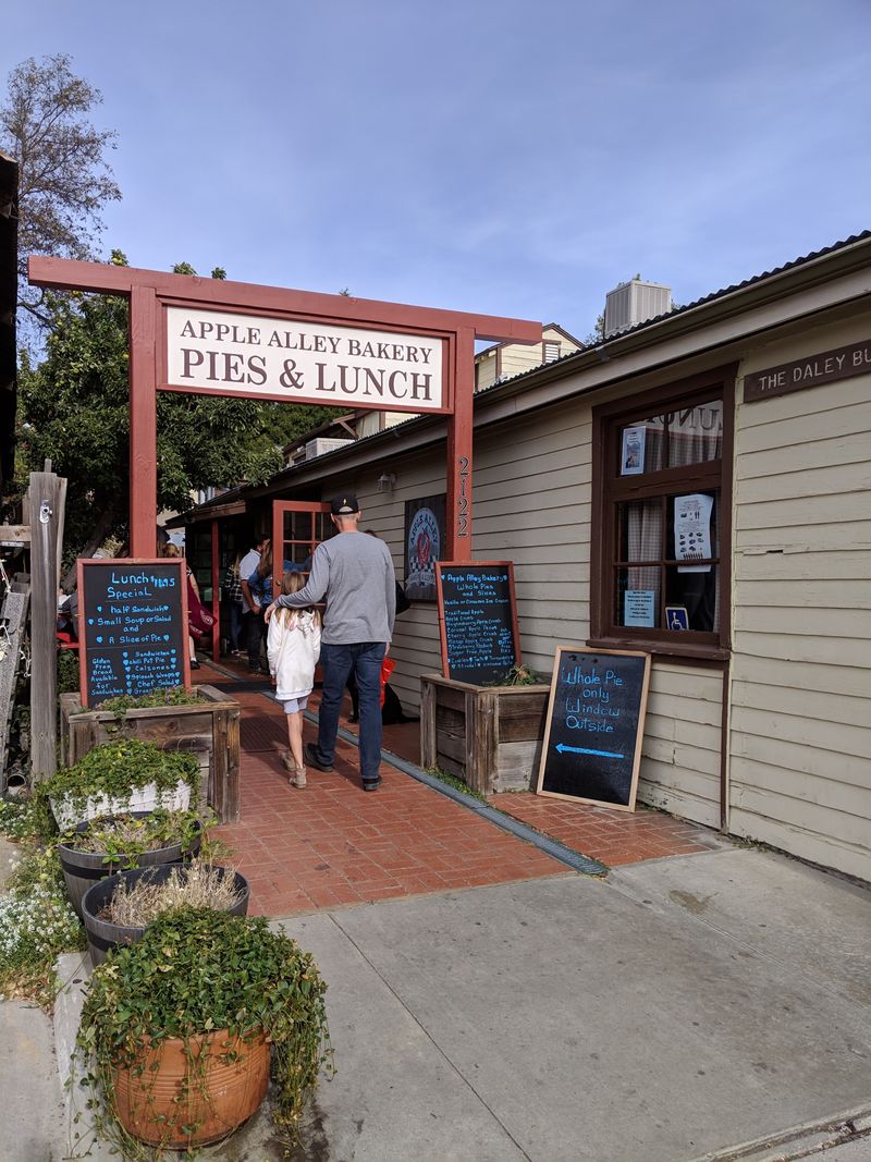 Shops and Side Streets That Complete a Perfect Day Trip