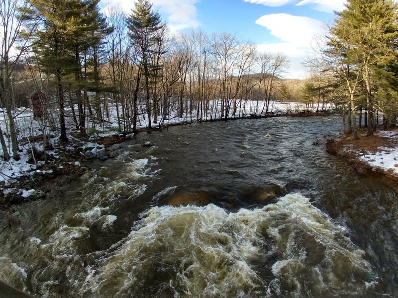A River That Freezes Into a Quiet Winter Ribbon