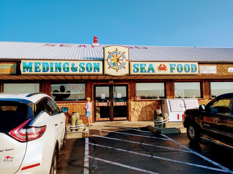 Meding’s Seafood, Milford