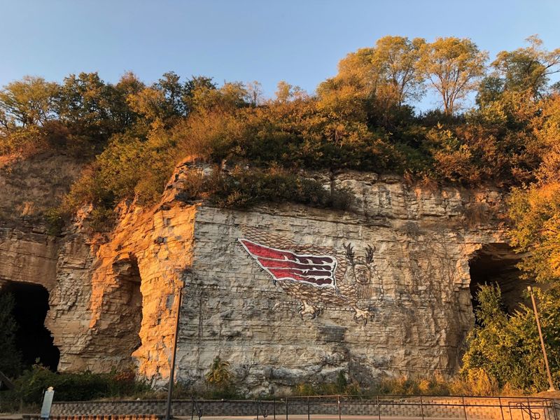 Piasa Bird Cliff Mural and Riverside Overlook