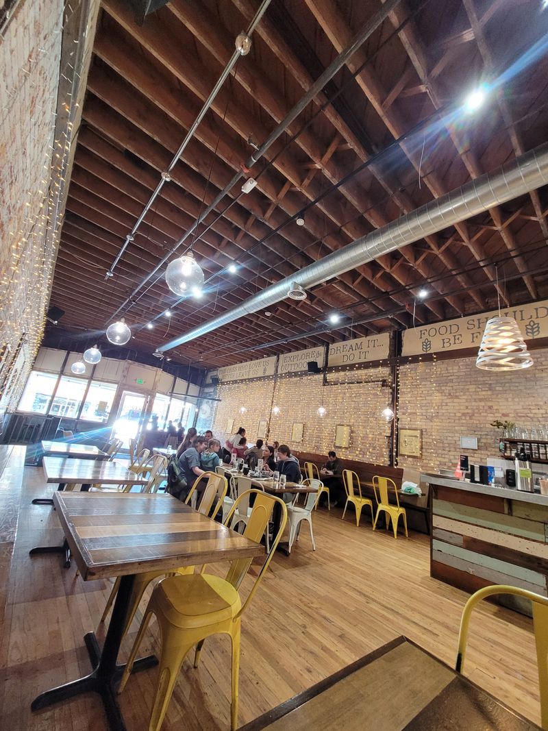 Twin Falls - Yellow Brick Café for Dinner and Dessert