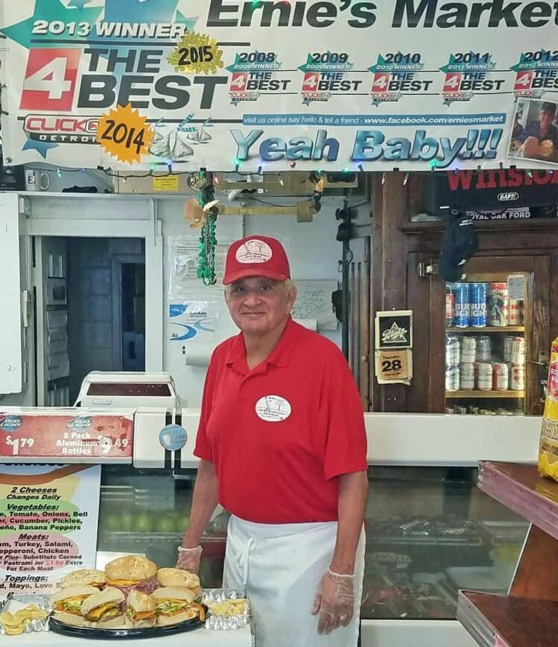 Ernie's Market, Oak Park