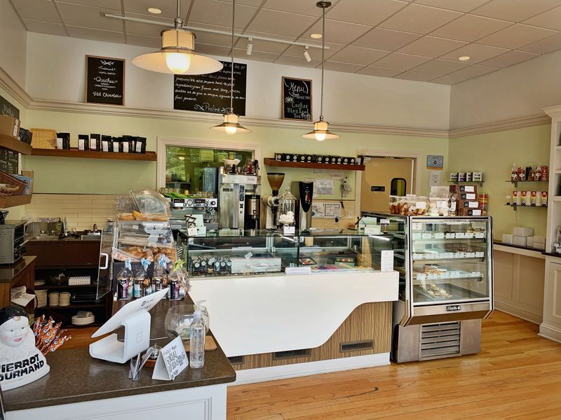 Praliné French Patisserie - Belmont & Cambridge