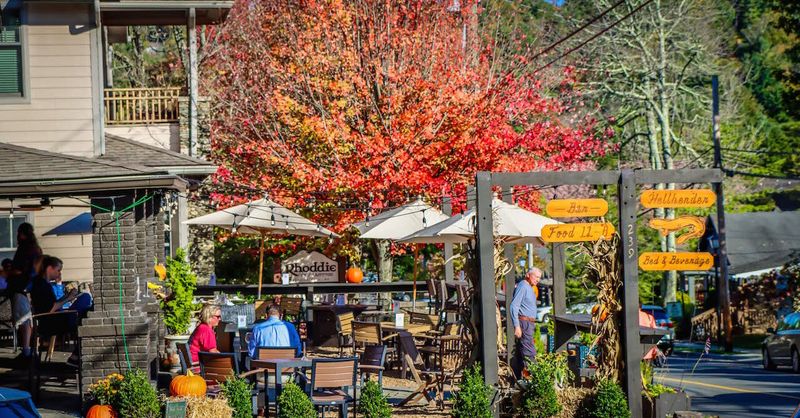 Walkable Access to Blowing Rock Highlights