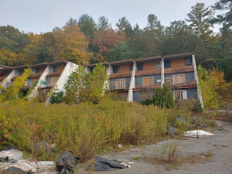 Why Travelers Search for the Lost Resort