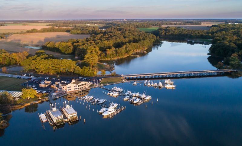 Why Travelers Seek Out the Waterfront Setting