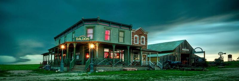 Western Ghost-Town Theme