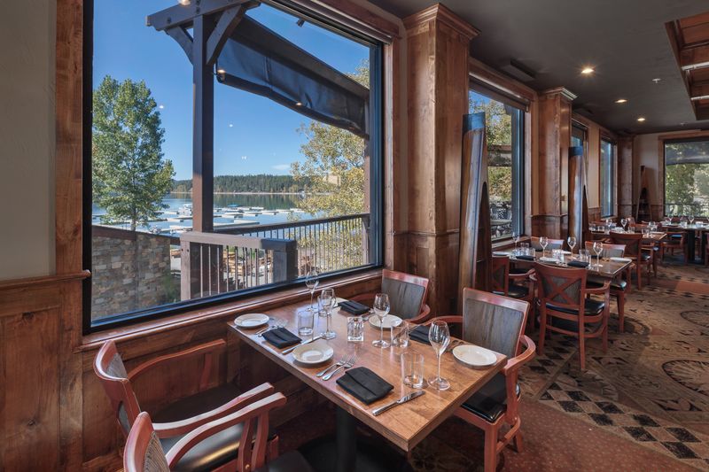 Boat Club Restaurant – The Lodge at Whitefish Lake