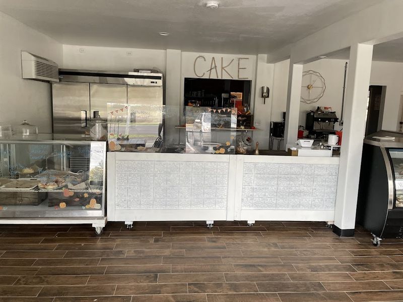 CakeBar + Bakery – Central Point
