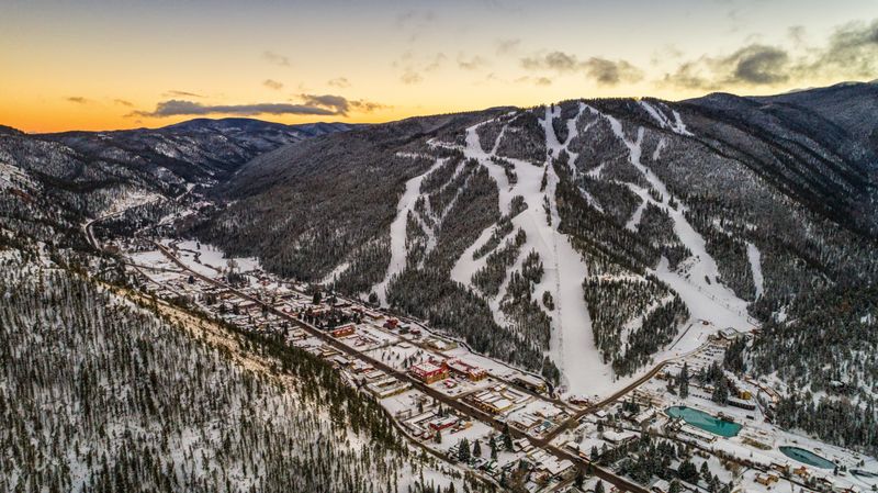 Red River, The Family Ski Village