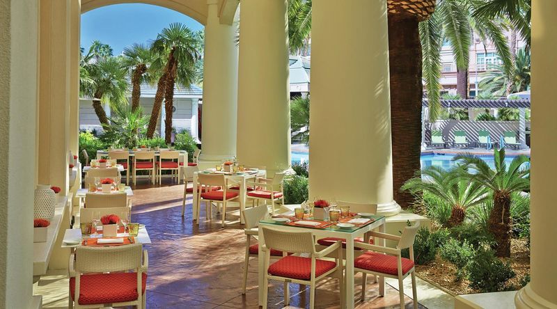 Veranda Restaurant at Four Seasons Hotel