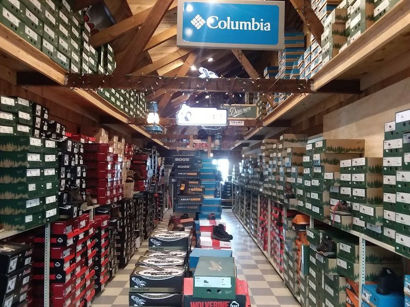 Leacock Shoe Store and local harness shops (Leola area)