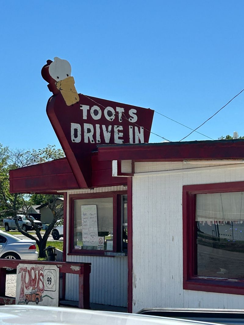 Lunch Stop at Toot’s Drive?In