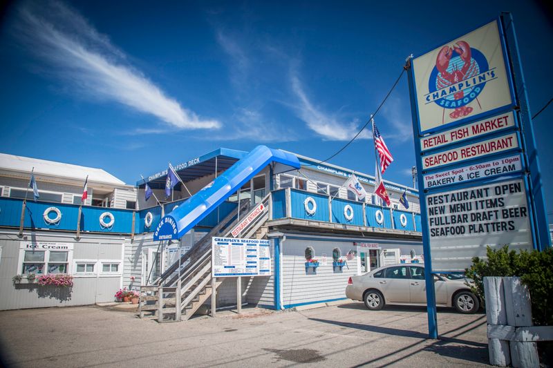 Champlin's Seafood Deck