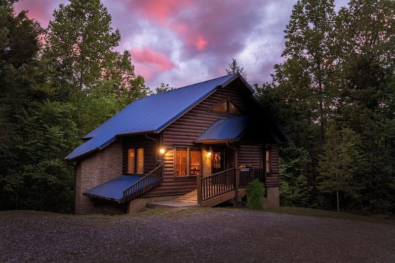 Cozy Cabin Rentals Provide Private Mountain Retreats