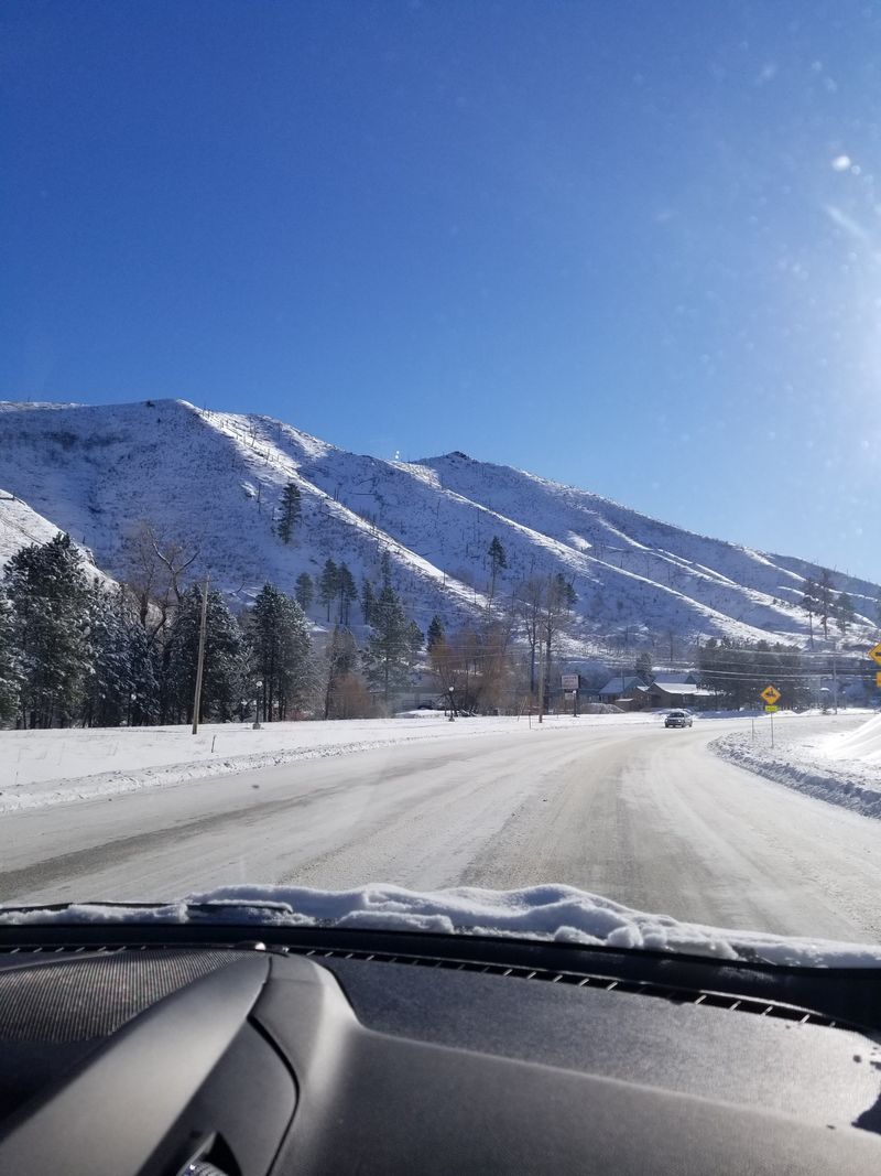 Scenic Drives Leading Into the Town’s Mountain Valley