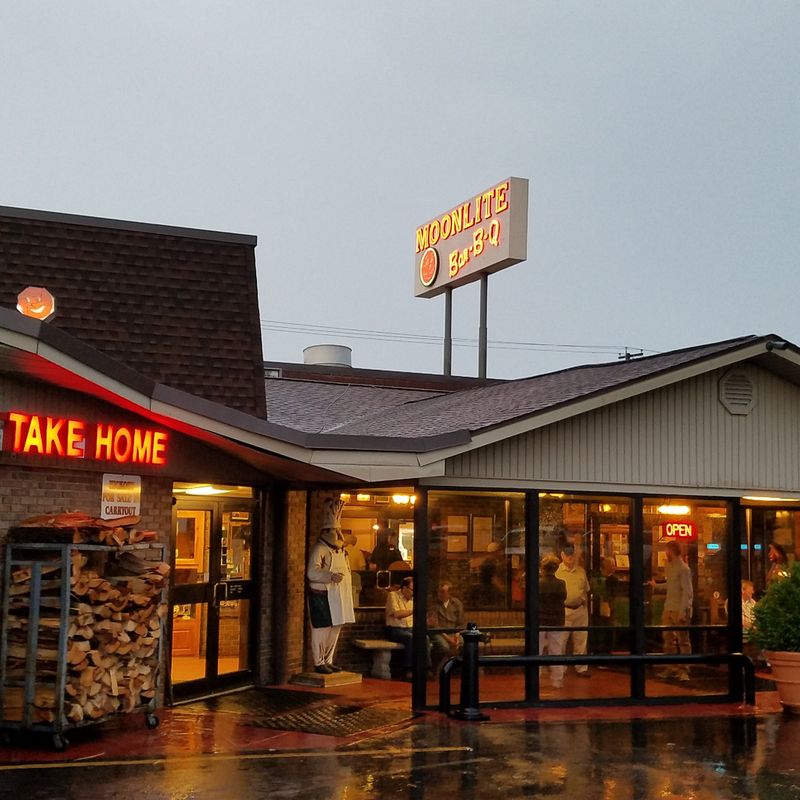 Moonlite Bar-B-Q Inn (Owensboro)