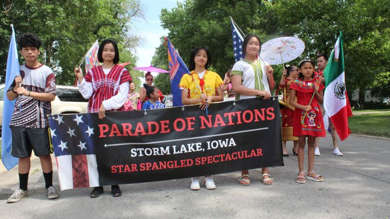 Storm Lake: Lakeside Parade 