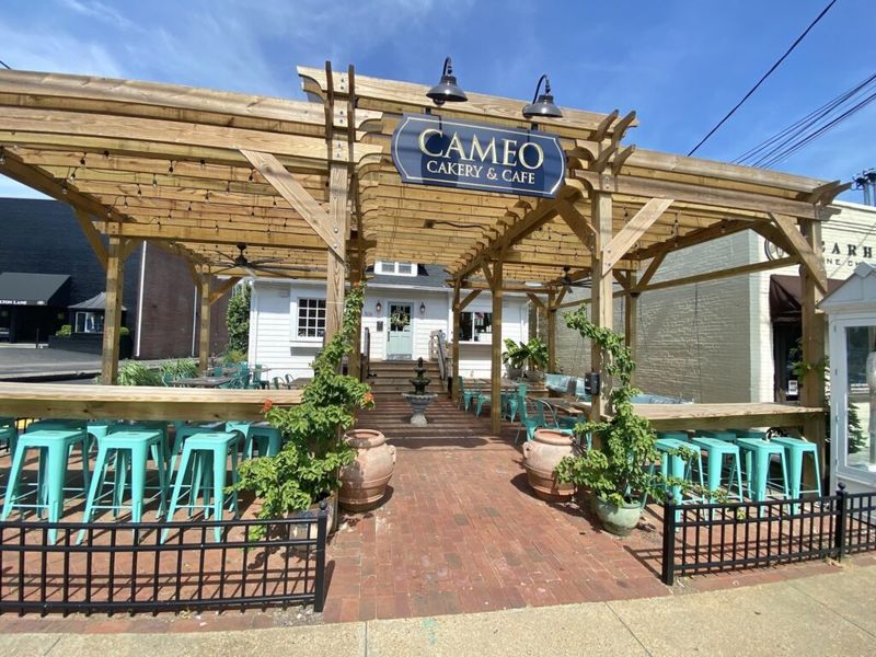Cameo Cakery And Cafe