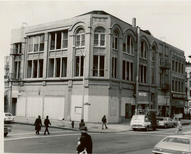 The Building's Architecture