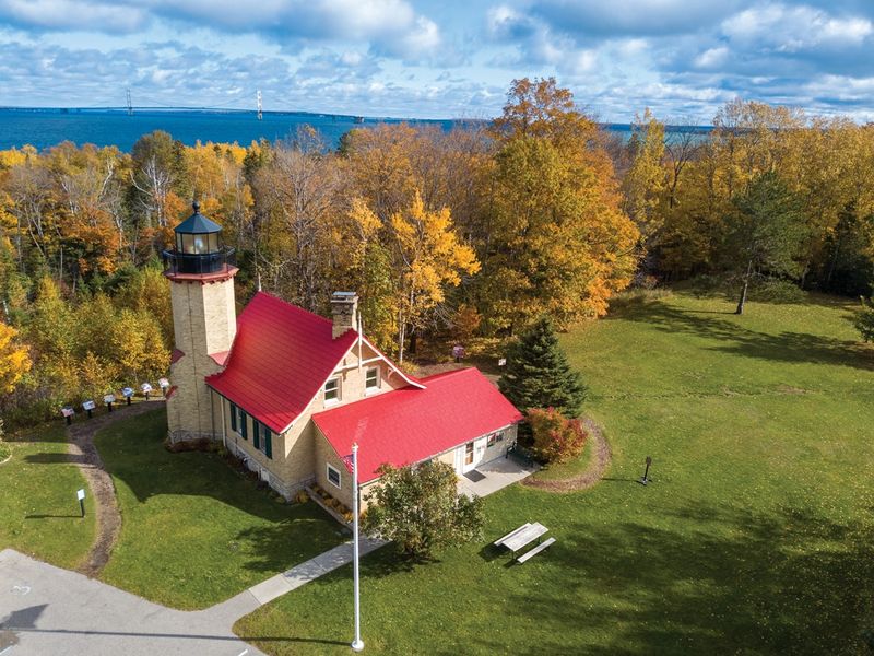 McGulpin Point Lighthouse Vacation Rental (Mackinaw City)