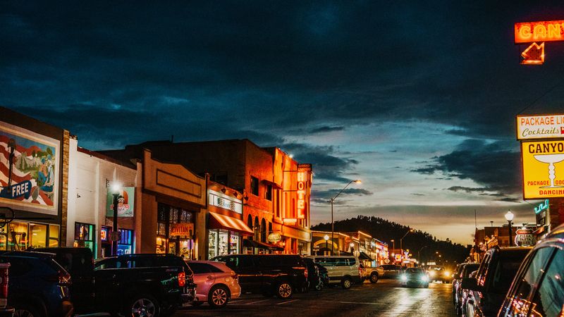 Easy Access to Downtown Williams