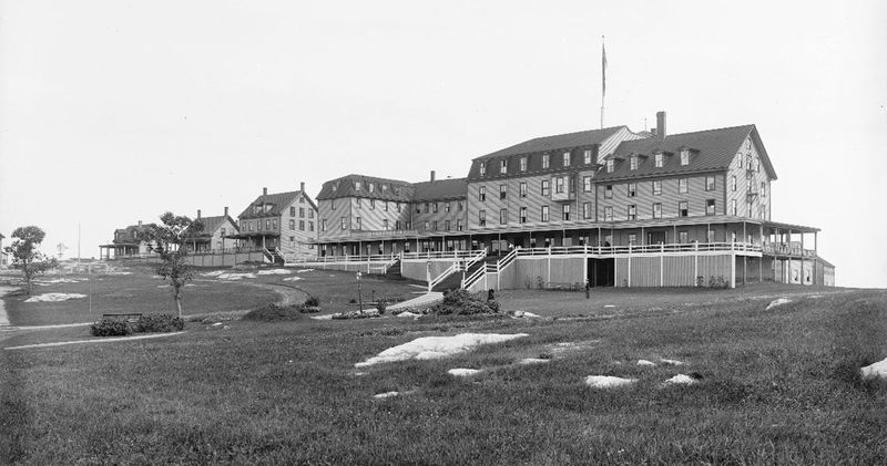 Authentic 19th-Century Architecture and History