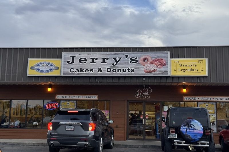 Jerry's Cakes & Donuts: Rapid City