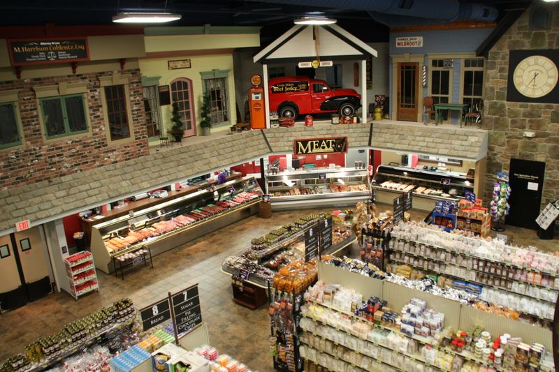 Bulk Food Stores as the Hub