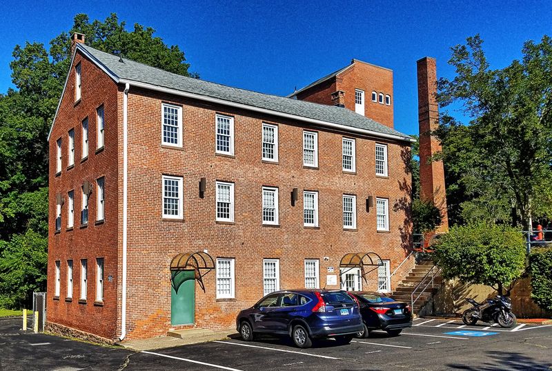 Neighborhoods With Classic New England Architecture