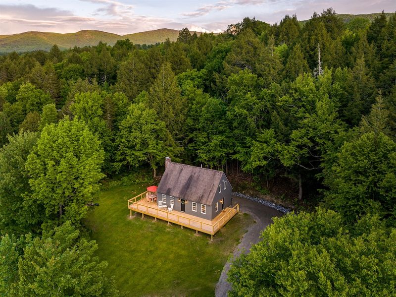 Stowe Cabins in the Woods, Waterbury Center and Stowe Area