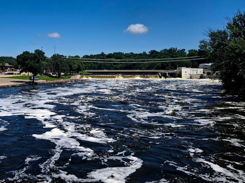 The Genuine Frosted Bridges Phenomenon