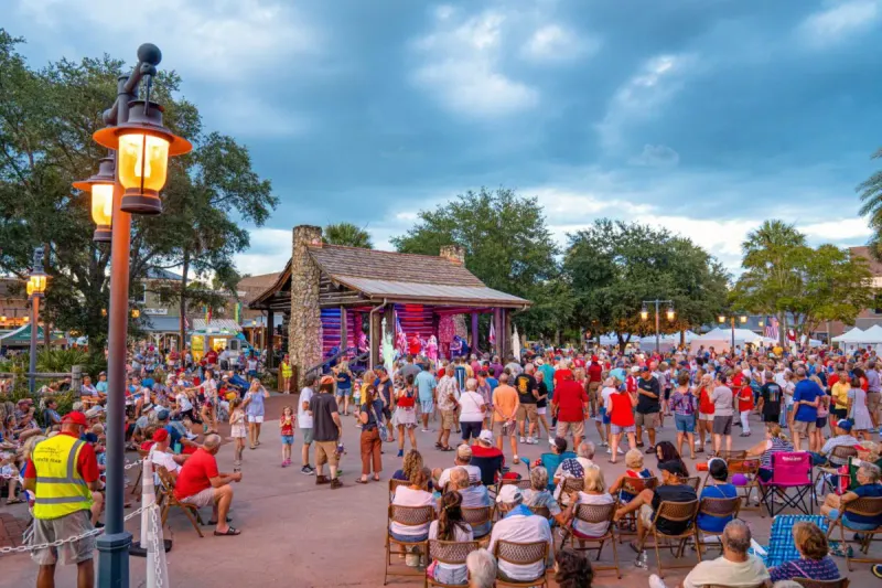 Easy Access to Shopping, Dining, and Entertainment