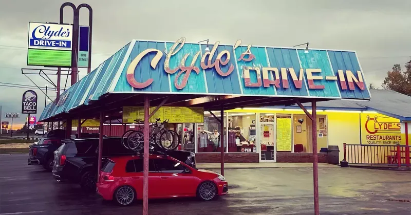 Clyde's Drive-In (St. Ignace)