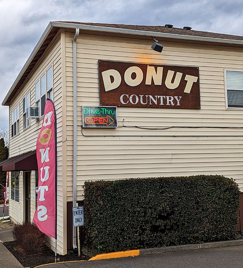 Donut Country (Medford, Southern Oregon)