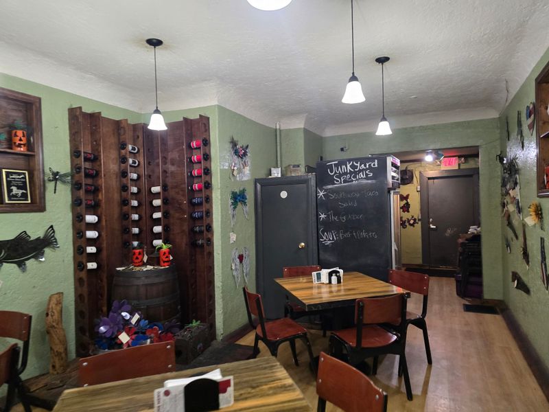 Junkyard Bistro (Salmon)