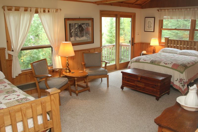 Vosburgh's Custom Cabin Rentals, Ely