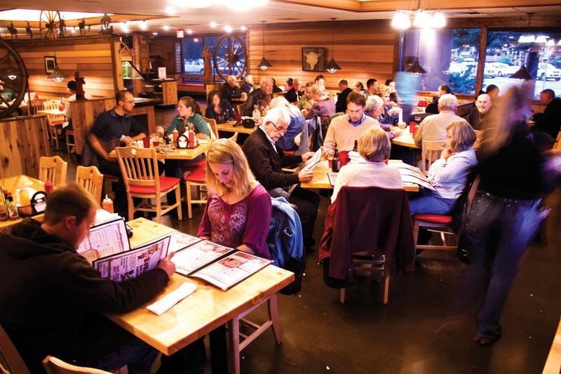 Bubba’s Bar?B?Que (Cody & Jackson)