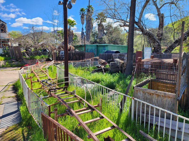 The Contrast with White Water Next Door