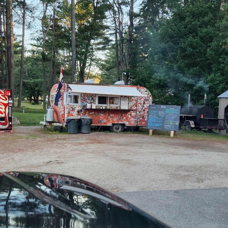 Smokin’ Good BBQ in Bethel