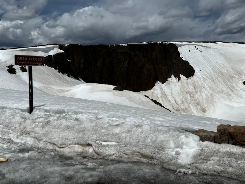 Quiet Summit Views That Match Classic Swiss Calm