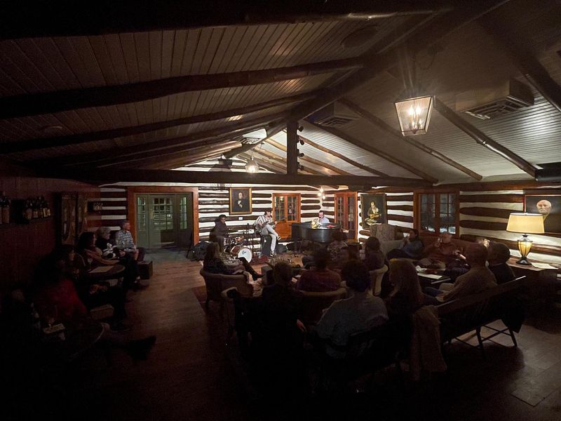 Holiday Travelers Drawn to Its Welcoming Style