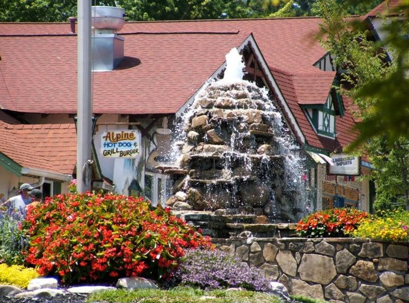 The Hidden European Feel of Helen