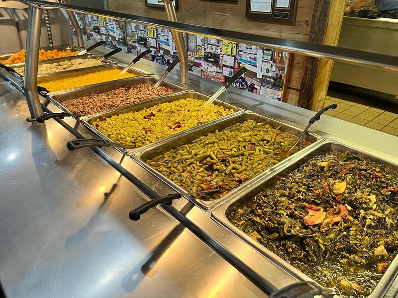 Mama Hamil's Southern Cookin' and Bar B Que Buffet (Madison)