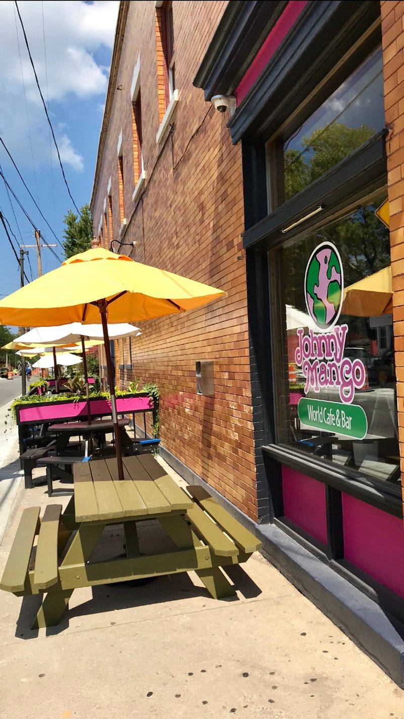 Johnny Mango World Cafe & Bar (Cleveland)