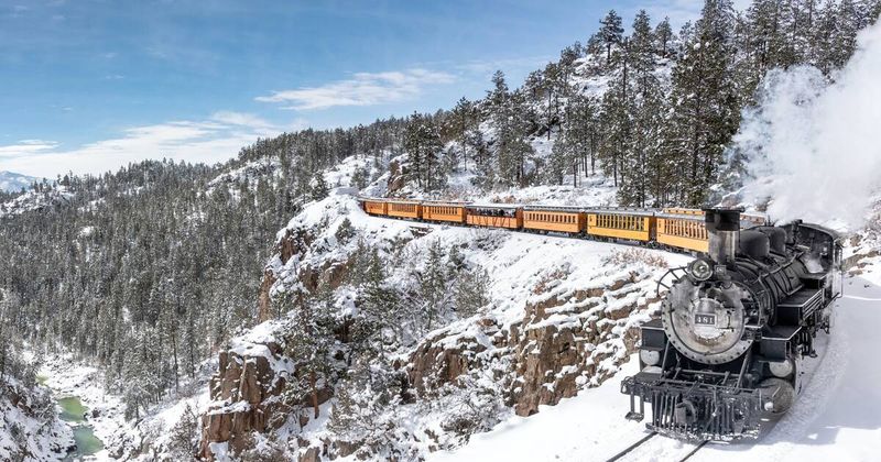 Enjoy Open-Air Viewing from Gondola Cars