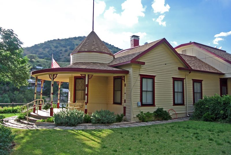 Muheim Heritage House Lawn and Lookout