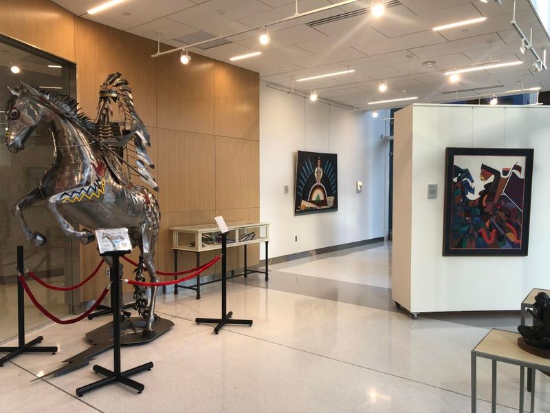 Red Earth Art Center and Its Cultural Collections